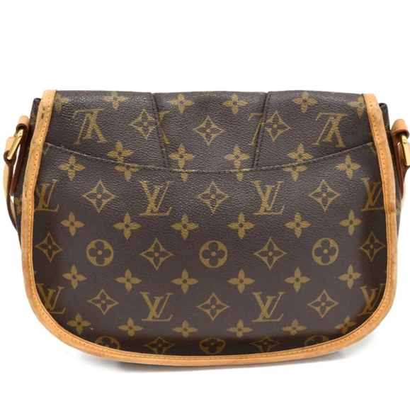 Louis Vuitton Monogram Menilmontant PM - Picture 3 of 16